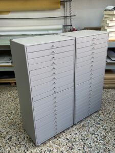 In foto: Cassettiere